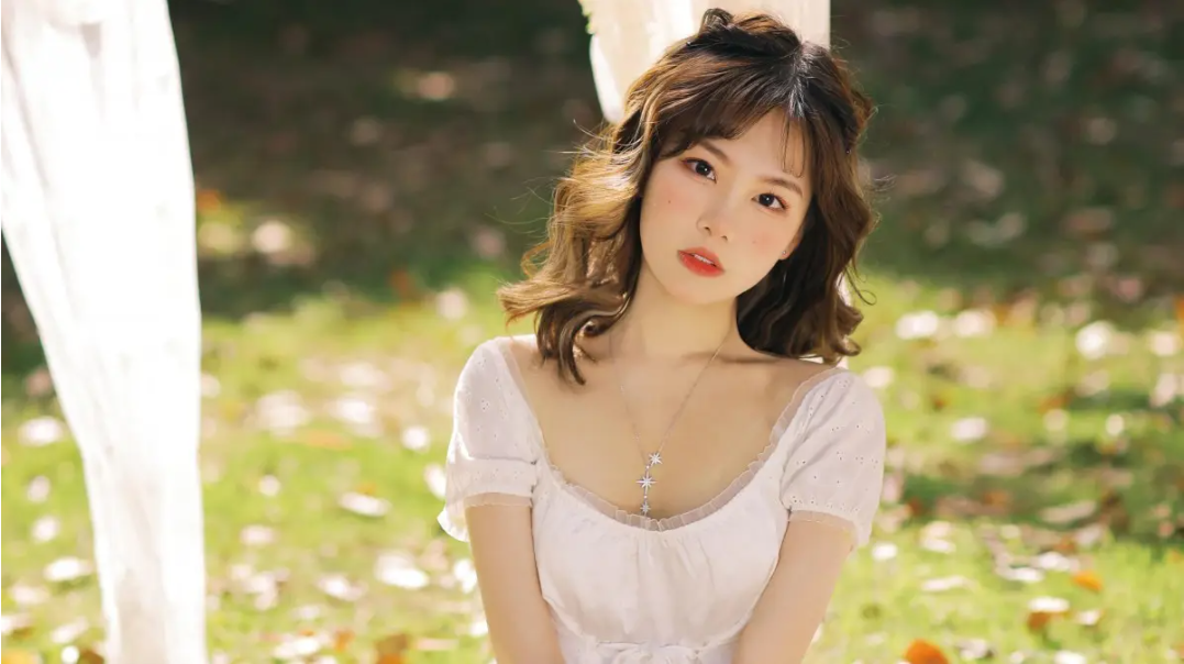 疫情下(xia)服裝行業迎來(lái)嚴峻大考!翰飛(fei)科技“虛拟試衣(yī)”已成必然趨勢(shi)