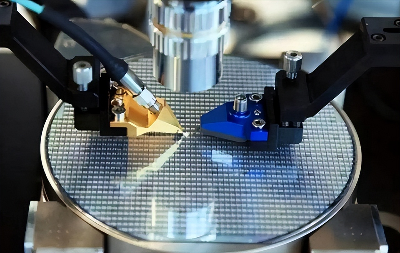 台積(jī)電真的慌了，它(tā)可能真的要求(qiu)助于中國芯片(piàn)了