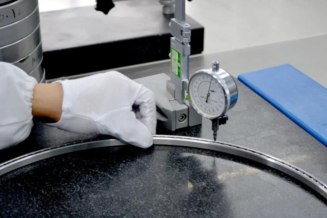 洛陽彙(huì)工研制出大(da)型不鏽鋼薄(bao)壁軸承